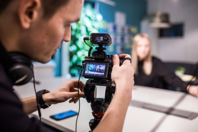 Kuinka asiakaskokemusvideo luodaan2